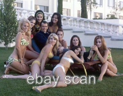 DAVID JANSSEN the Fugitive with  LEGGY CHEESECAKE STARLETS  8X10 PHOTO 2