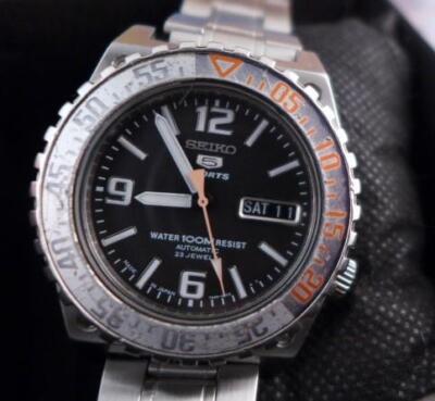 SEIKO SPORTS 70 ブラックダイヤル Seiko 5 Sports SRPD76K1 | Ref. SRPD76K1 Watches on Chrono24