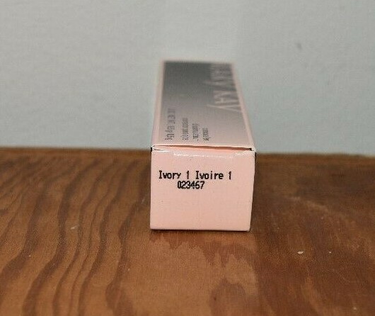 New Mary Kay Concealer Ivory 1 .3oz in Box 023467