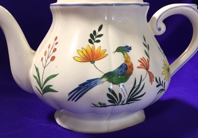 TEA POT- OISEAUX de PARADIS-BIRD OF PARADISE-SCALLOPED EDGES -reduced 15%