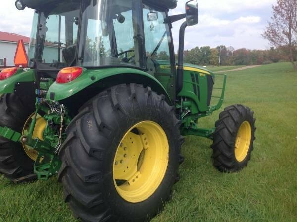 John Deere 5100E MFWD Utility Tractor Enclosed Cab Extremely Clean