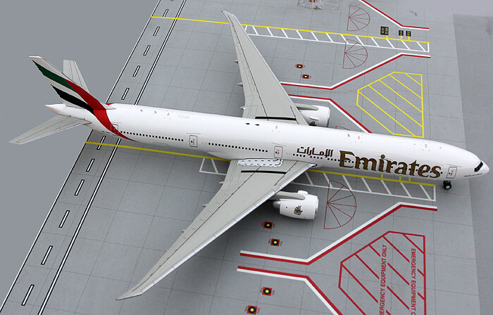 航空機・ヘリコプター Emirates 777-300ER 1/200 Amazon.com: GeminiJets G2UAE799 1:200 Emirates Boeing 777