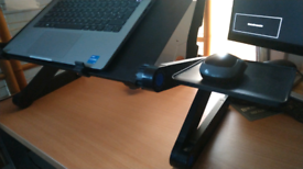 Stand up laptop stand riser