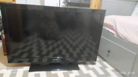 Toshiba LCD TV 40 inch with remote 