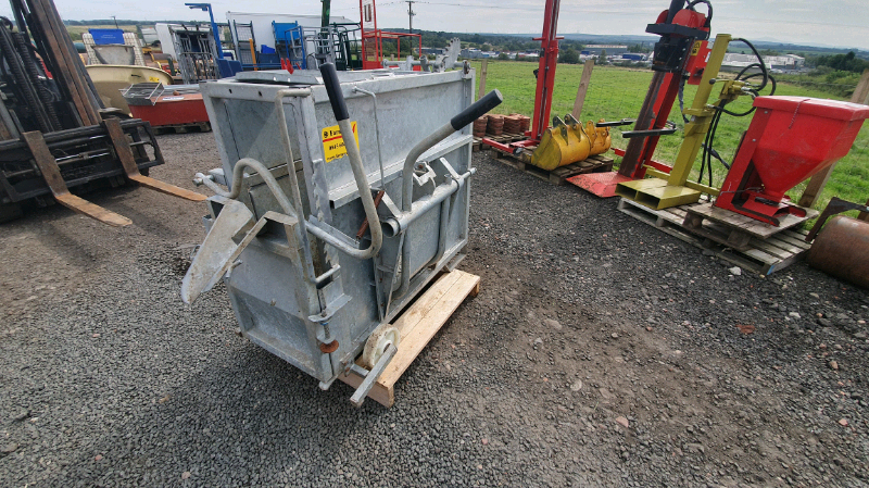 Calf Dehorning Vaccination Crate Crush Farm Livestock Tractor In Motherwell North Lanarkshire Gumtree