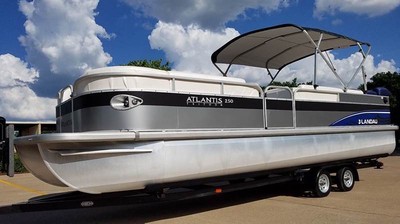2008 Landau Atlantis 250 TRITOON with 150HP Suzuki and trailer (CLEAN!)