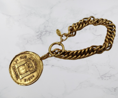 CHANEL ゴールドチャーム 11 RUE CAMBON PARIS CHANEL ゴールド