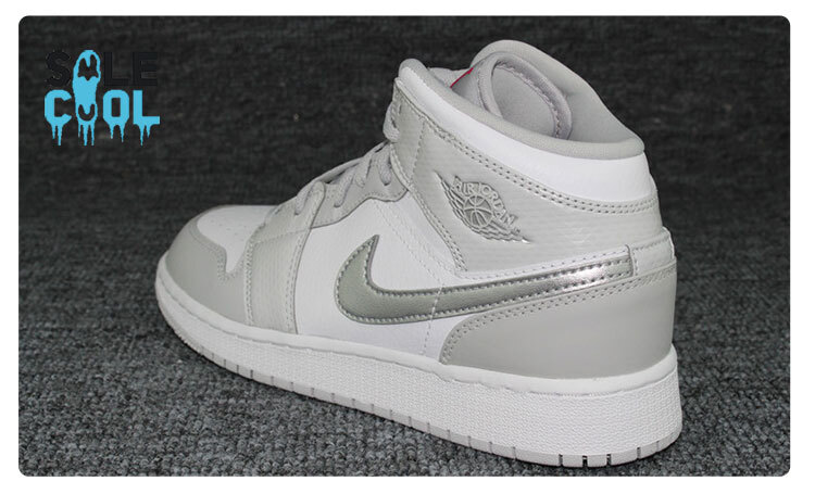 Pre-owned Jordan Nike Air  1 Mid Grey Shoes 555112-012 In White