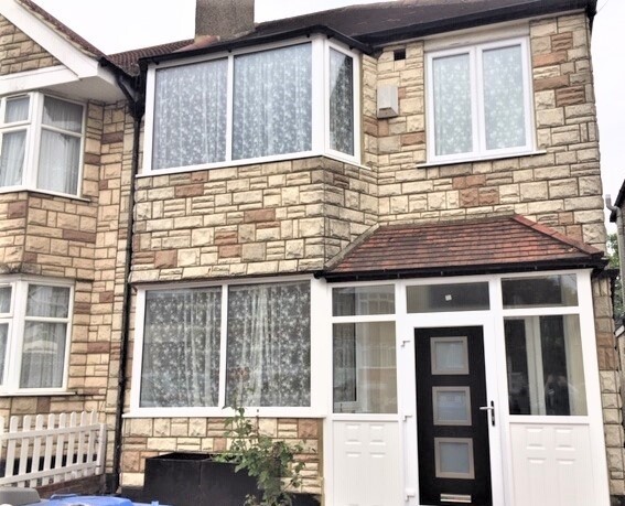 Beautiful 3 Bedroom Home With Garden To Share Or Rent For A Family Neasden Nw10 In Wembley London Gumtree