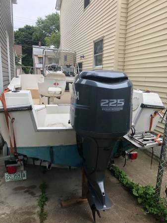 20ft WELLCRAFT CENTER CONSOLE YAMAHA F225 OUTBOARD