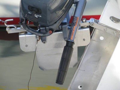 Davit swing up motor mount
