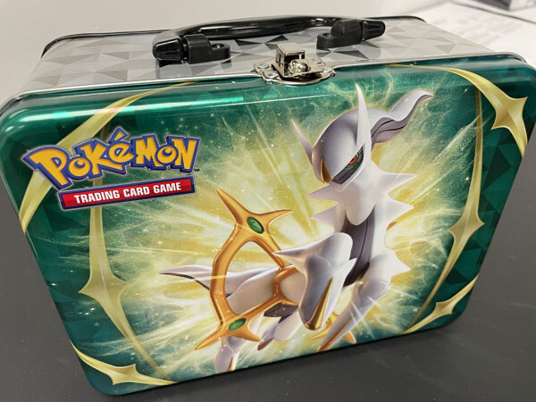 Pokemon TCG : Collector's Lunchbox Set with Rare Cards + more!