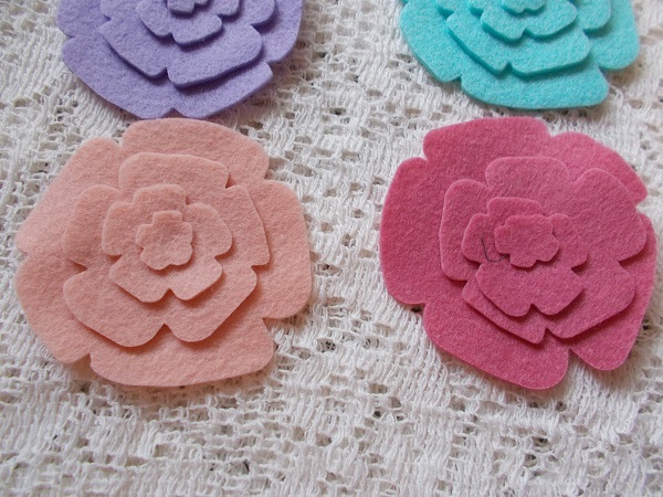 Felt Flower Die Cuts (Winter Weather) 5 Full Flowers (20 Pieces) Wool Blend Felt