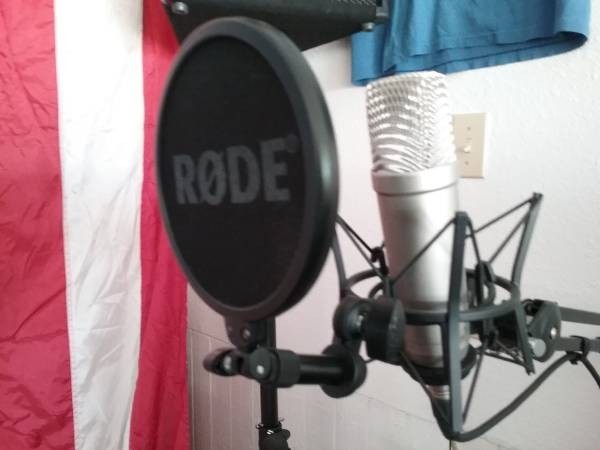 MUSIC EQUIPMENT FOR A BAND OR kARAOKE