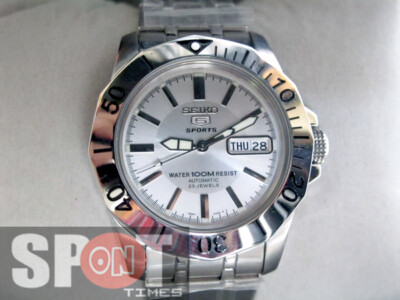 Pre-owned Seiko 5 Sports Automatic 23 Jewels Men's Watch Snzf71k1