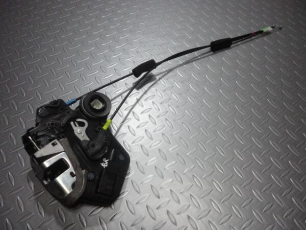 トヨタ CAR LOCK Toyota Highlander OEM Front Right Door Lock Actuator 2014