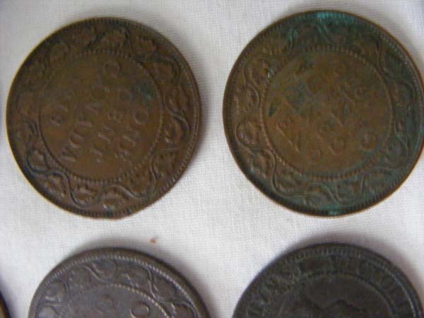 7 VINTAGE CANADIAN COINS 6 ONE CENT and 1 FIVE CENT