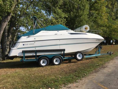 1994 Four Winns Vista 258 w/trailer