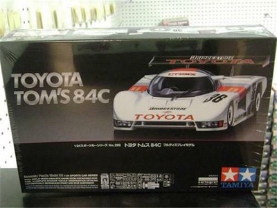Tamiya 24289 Toyota Tom''s 84C model kit
