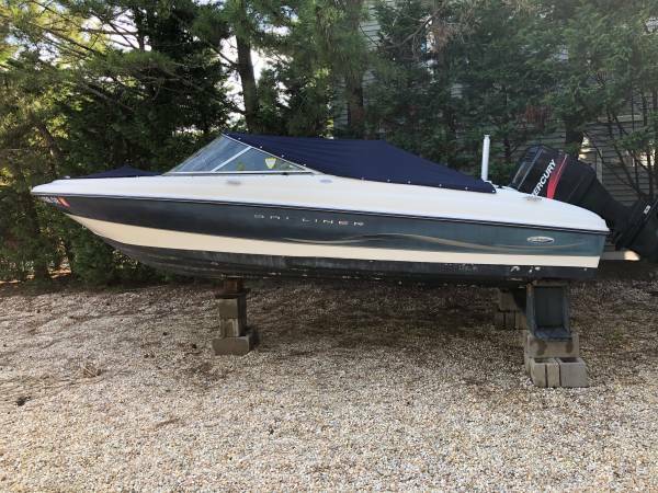 2002 Bayliner Capri 18'