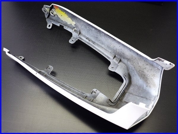 た*や様 GSX750 3型KATANA 750 テールカウル 白 た*や様 GSX750 3型KATANA 750 テールカウル 白 - メルカリ