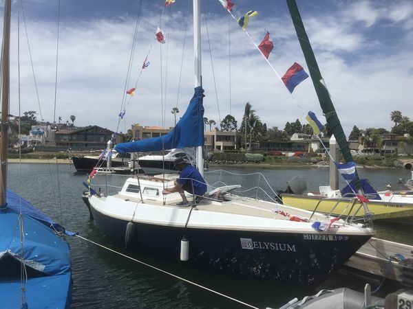 sailboat,CAL 28 racer/cruiser sloop rig