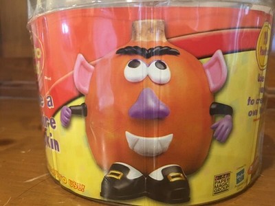 NEW MR POTATO HEAD HALLOWEEN MAKE A VAMPIRE PUMPKIN KIT DECORATE PARTY 9 PARTS 
