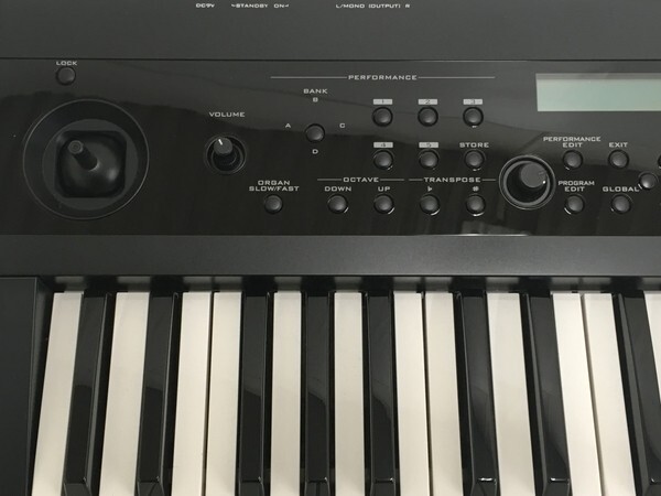 Korg PS60 61-Key Electric Keyboard Synth Synthesizer Piano Portable With Power - Picture 9 of 9