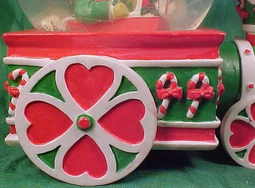 Current Snowdome & Music Box Teddy Bear in Train Christmas 1992