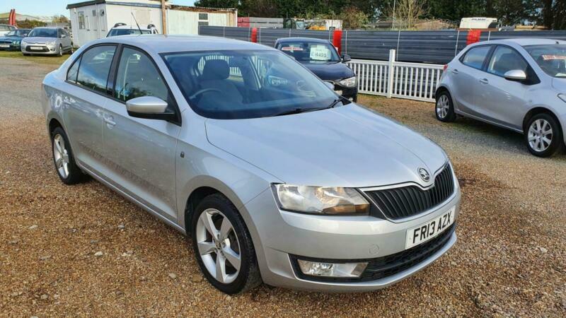 Skoda rapid серый