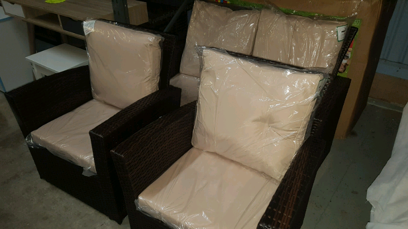 A new stylish dark brown 4 piece garden rattan furniture set. | in