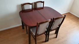 Solid dinning table + 4 chairs