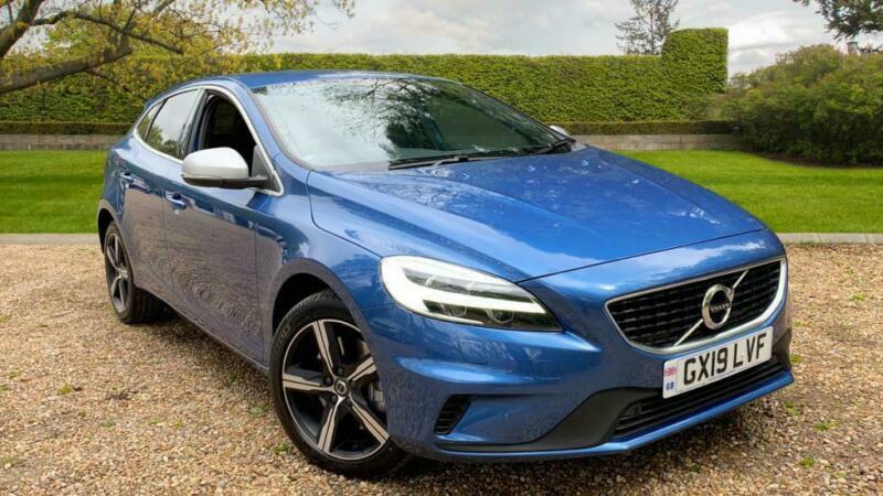 Volvo v40 2019