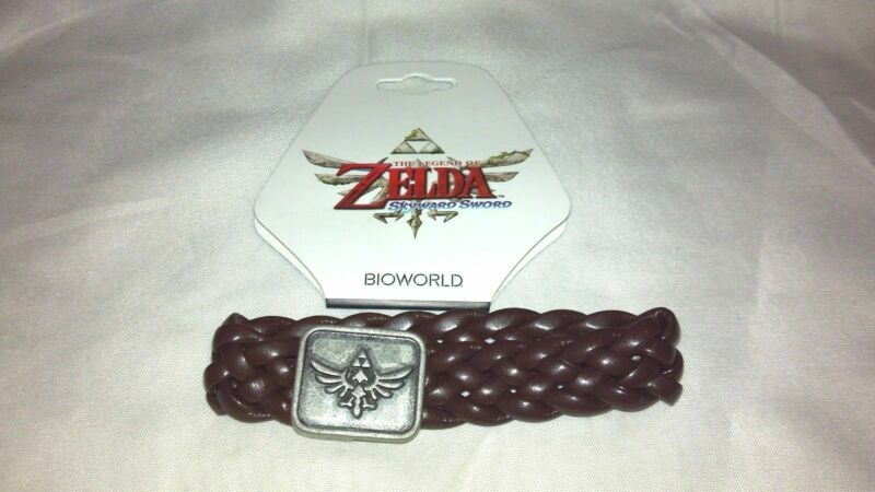 LEGEND OF ZELDA ~ BRAIDED BRACELET with METAL MEDALLION ~ COLLECTIBLE + NIP