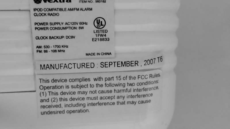 iPod Compatible docking station Vextra wm2412 am fm clock radio player 960182