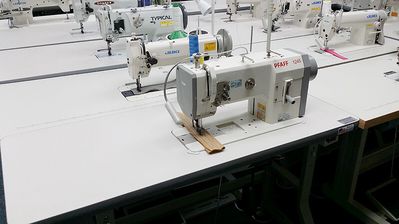 PFAFF 1245 Industrial Walking Foot Sewing Machine Leather Upholstery