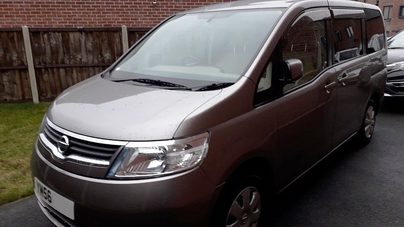 Nissan serena 2007