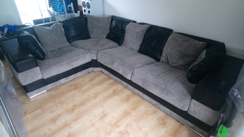Corner Sofa Only A Year N Half Old Comes Apart In 3 Pieces In
