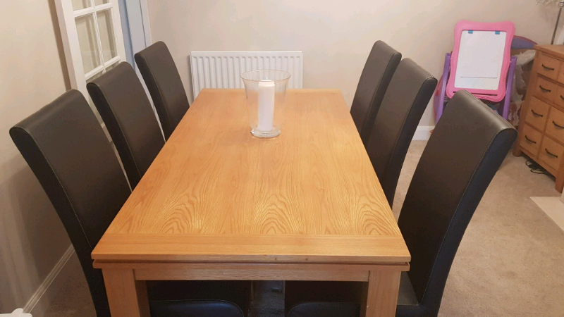 Dining room table and chairs x6 | in Great Yarmouth, Norfolk | Gumtree