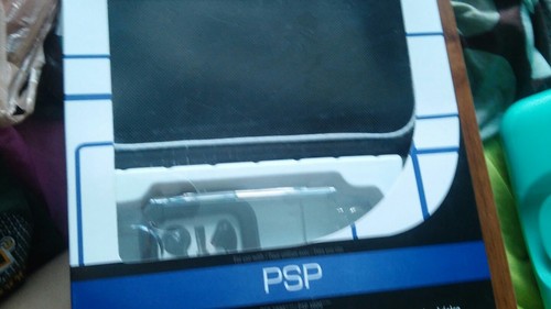 PSP ROCKETFISH  GAMING STARTER KIT