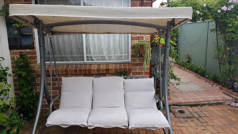 Free Round Table 4 Chair With 3 Seater Swinging Outdoor