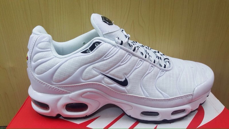 Black and white Nike tns | in Sheffield, South Yorkshire | Gumtree