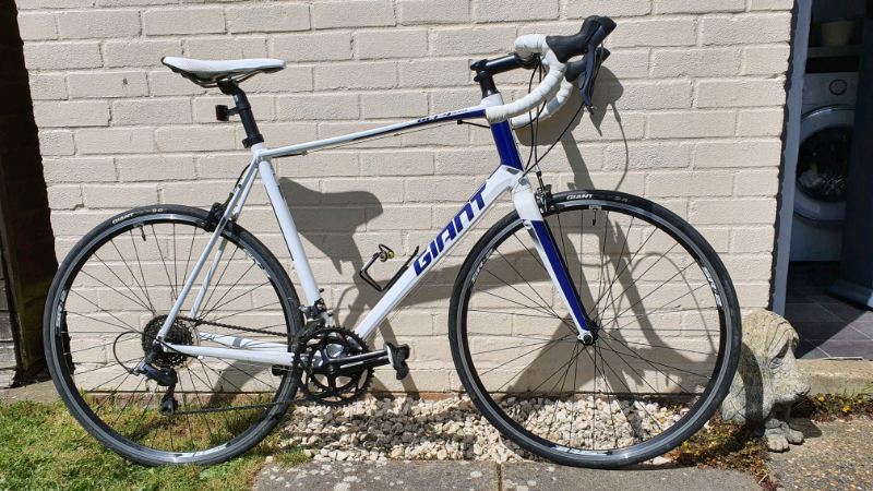 giant defy 4 road bike review