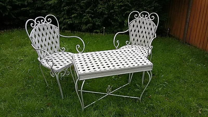 bistro set cast iron table & chairs | in Bursledon, Hampshire | Gumtree