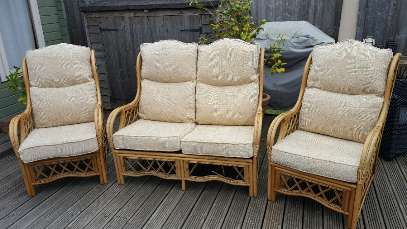 Garden/conservatory cane/wicker furniture. 1 x sofa 2 x chair | in
