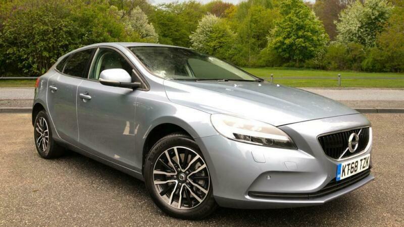 Volvo v40 2018