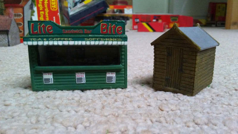 Hornby Skaledale Snack Hut And Garden Shed In Southside