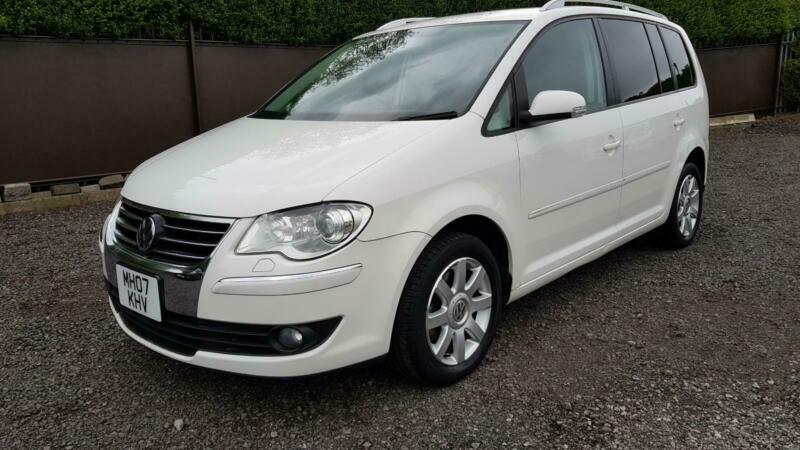 Volkswagen golf touran