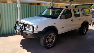 Nissan navara 2000