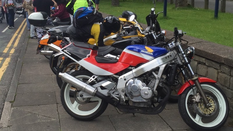 Honda cbr 400rr nc23